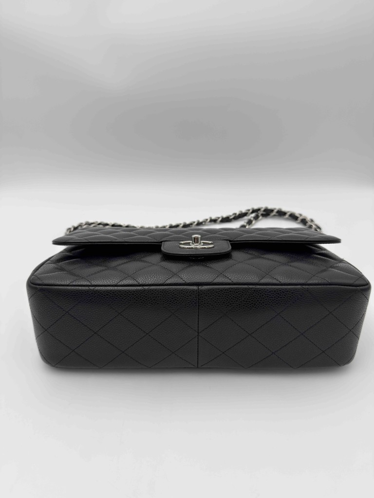 Chanel Classic Jumbo Double Flap bag