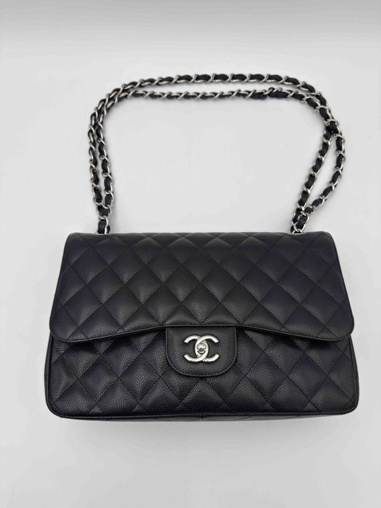 Chanel Classic Jumbo Double Flap bag