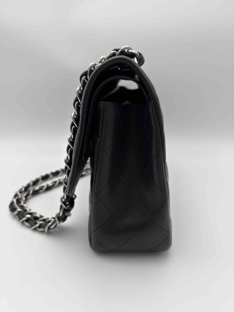 Chanel Classic Jumbo Double Flap bag