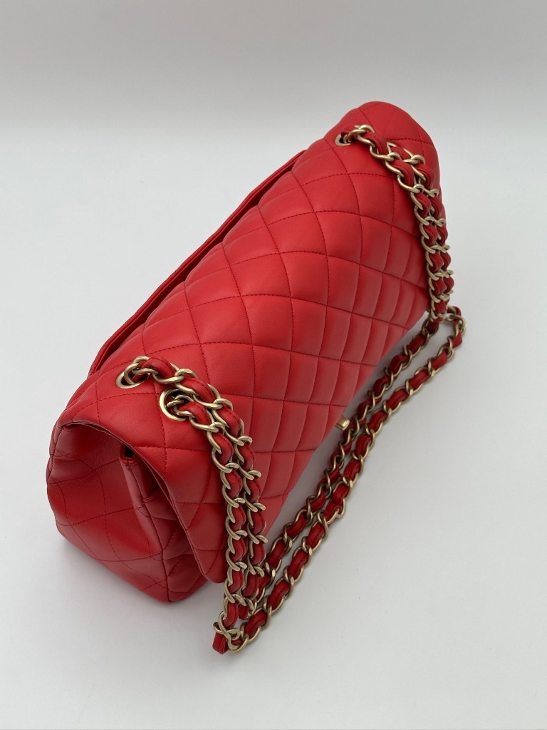 Chanel Classic Jumbo Double Flap bag