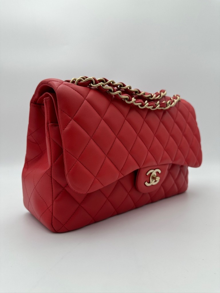 Chanel Classic Jumbo Double Flap bag