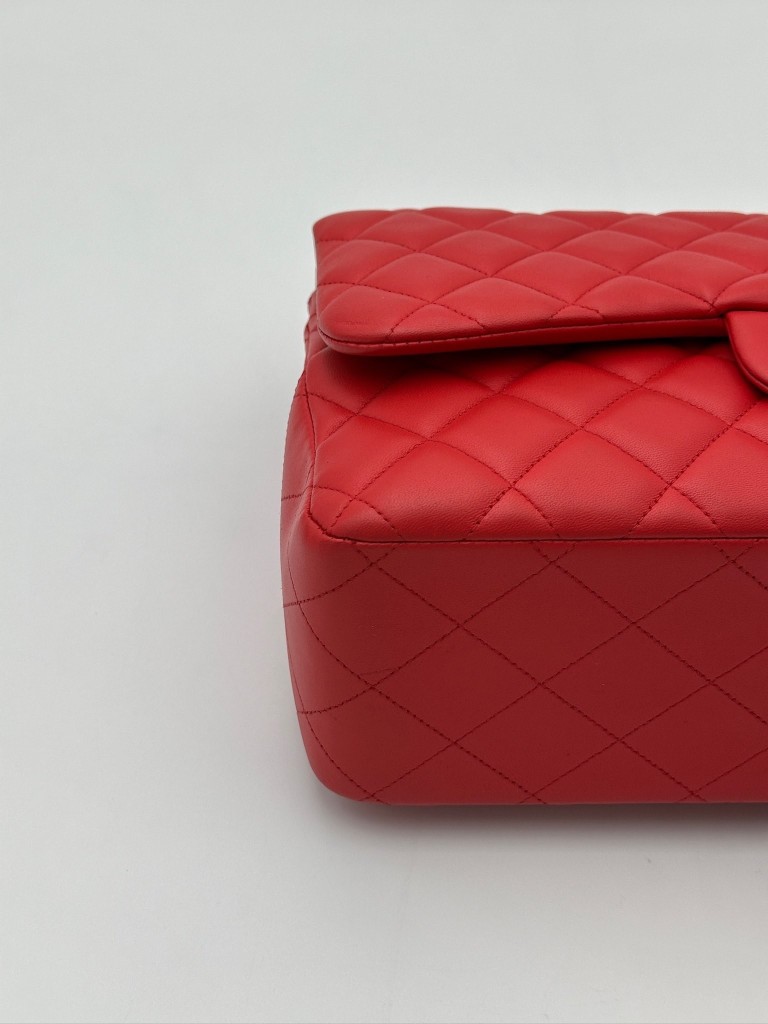 Chanel Classic Jumbo Double Flap bag