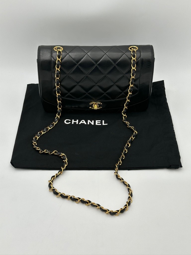 Chanel Diana Medium bag