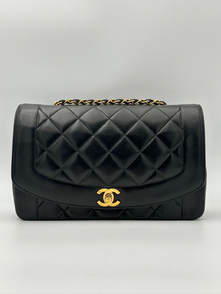 Chanel Diana Medium bag