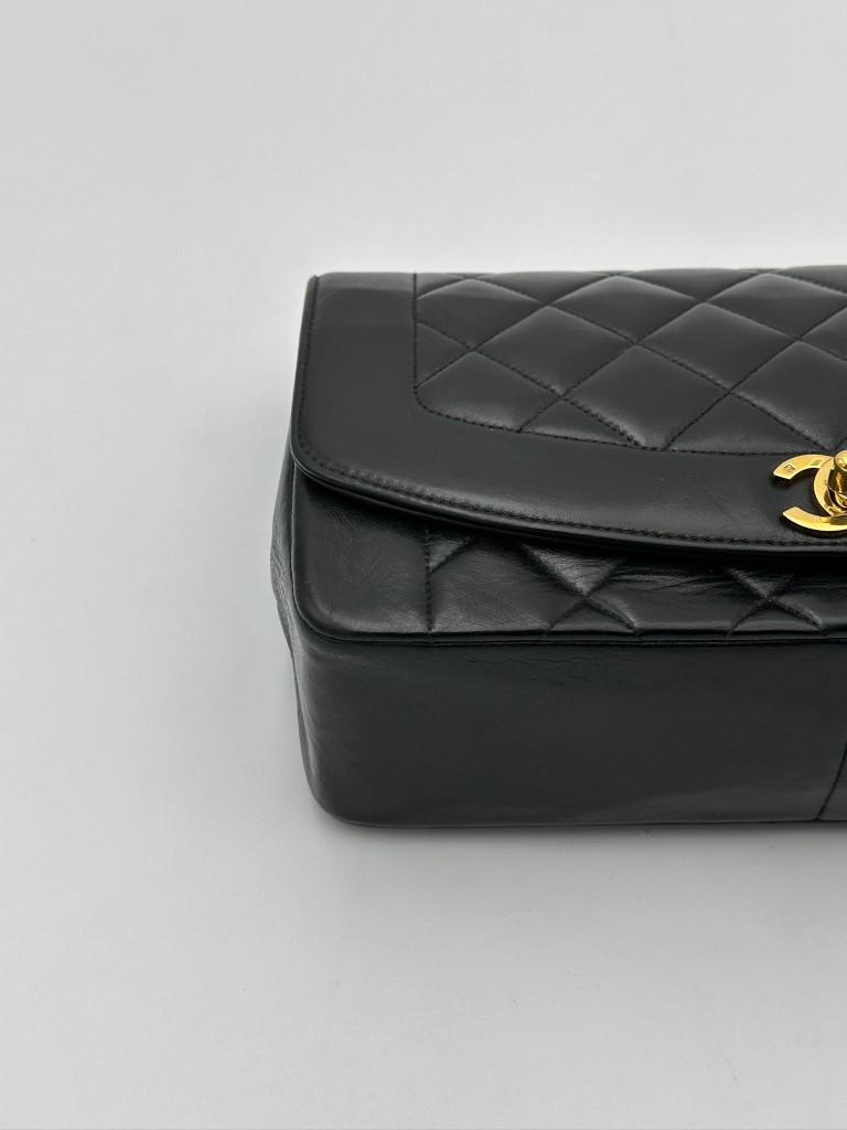 Chanel Diana Medium bag