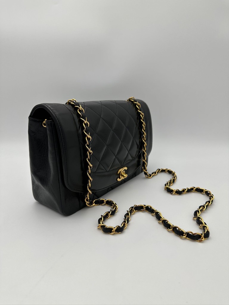 Chanel Diana Medium bag