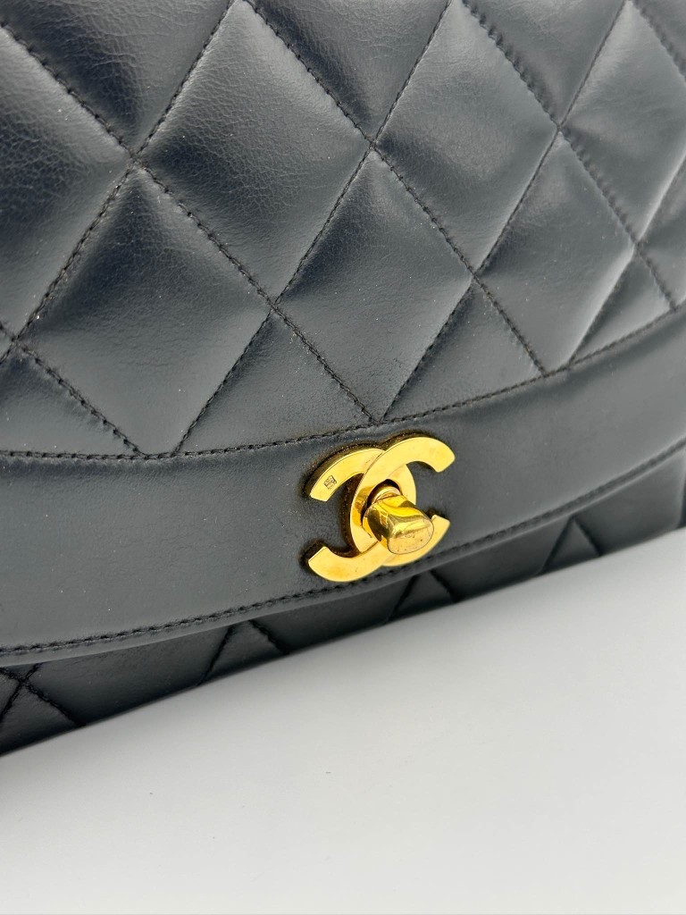 Chanel Diana Medium torebka