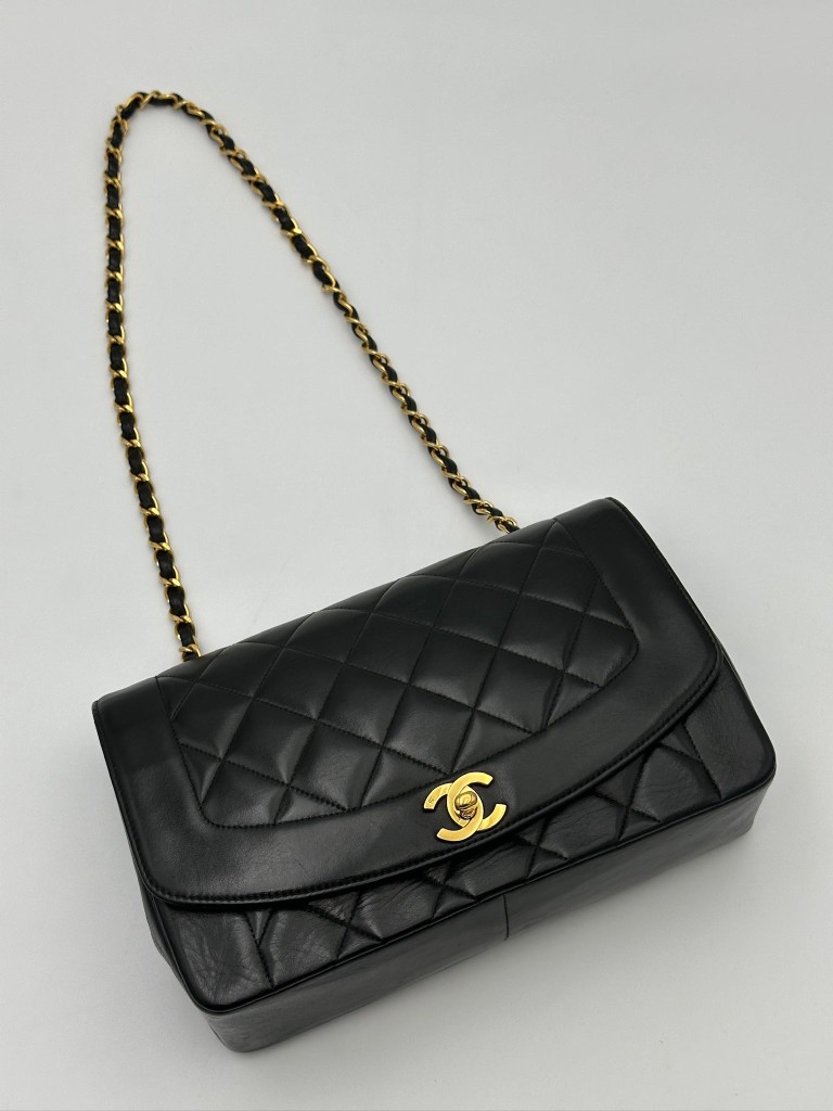 Chanel Diana Medium torebka