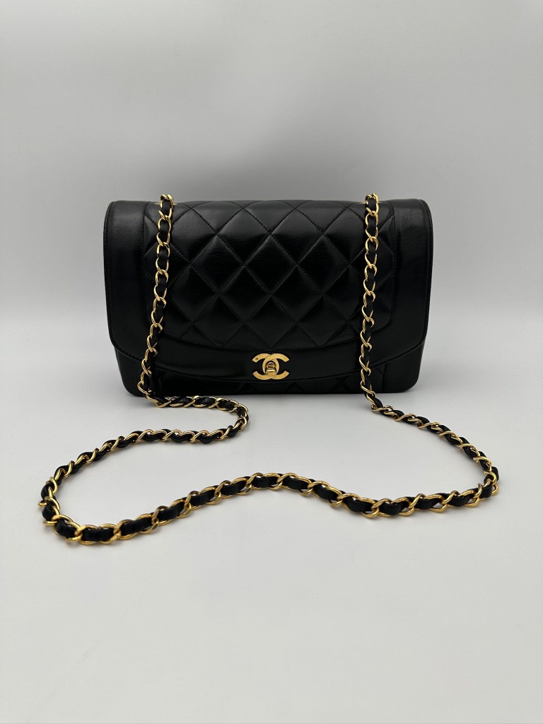 Chanel Diana Medium bag