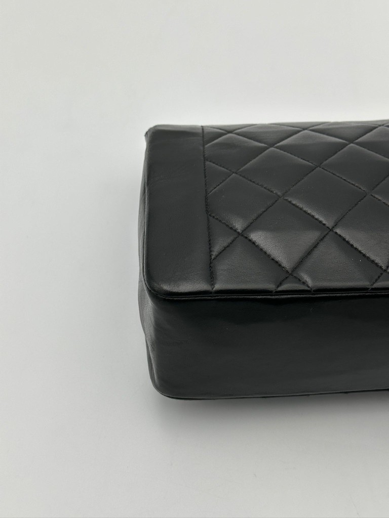 Chanel Diana Medium bag