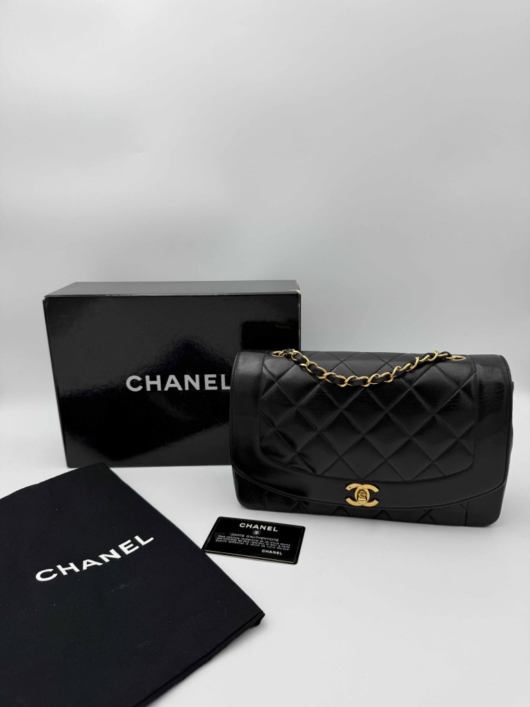 Chanel Diana Medium bag