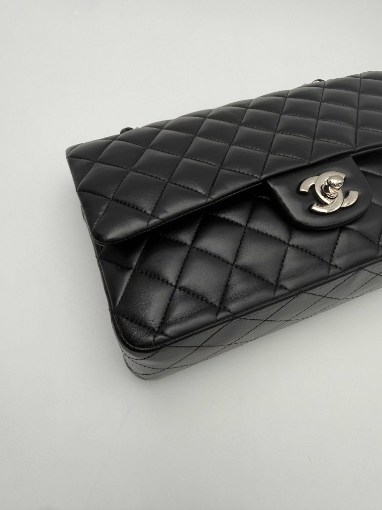 Chanel Classic Medium Double Flap torebka
