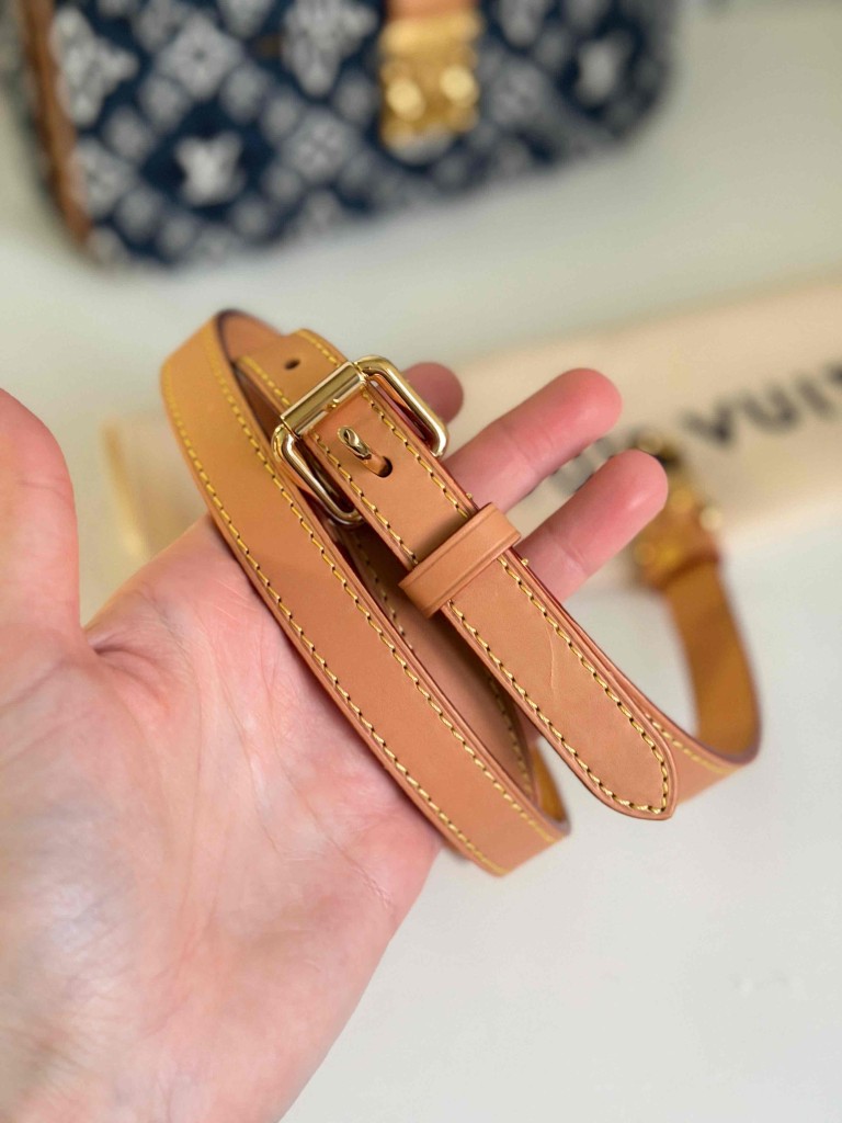 Louis Vuitton Pochette Metis torebka