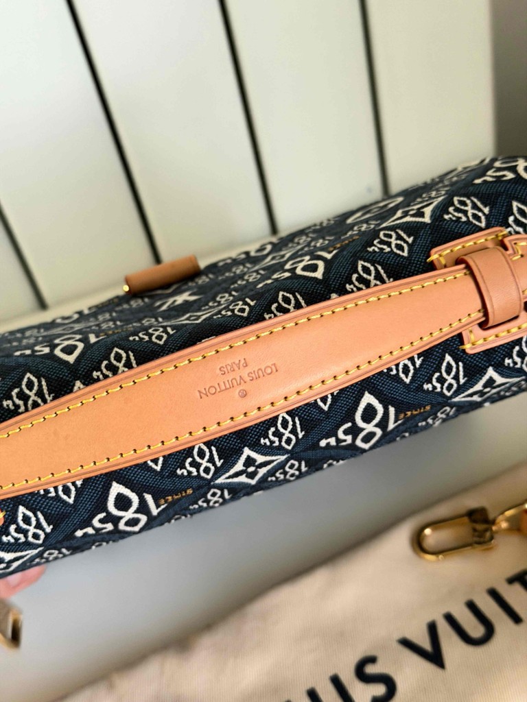 Louis Vuitton Pochette Metis torebka