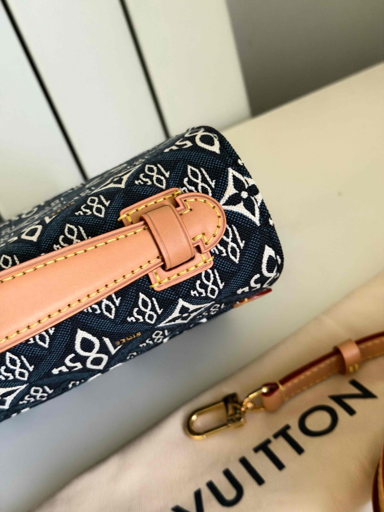 Louis Vuitton Pochette Metis torebka