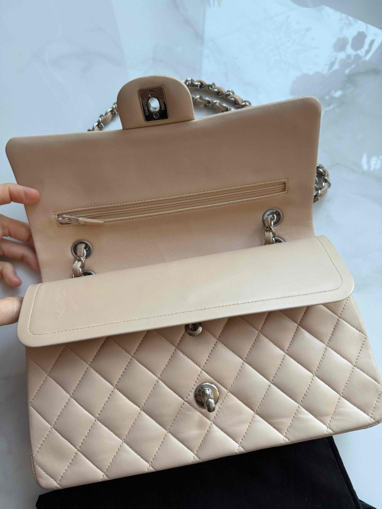 Chanel Classic Medium Double Flap torebka