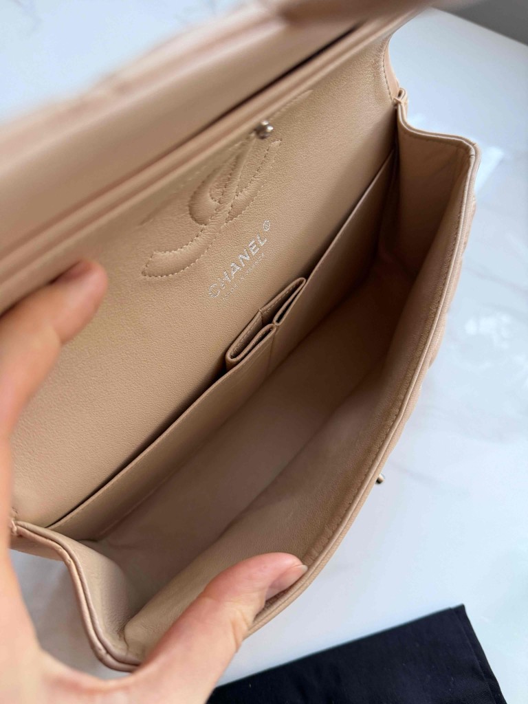 Chanel Classic Medium Double Flap torebka