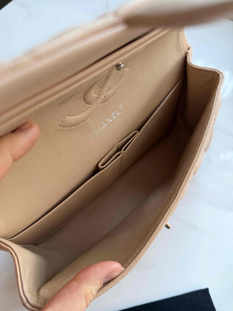 Chanel Classic Medium Double Flap torebka