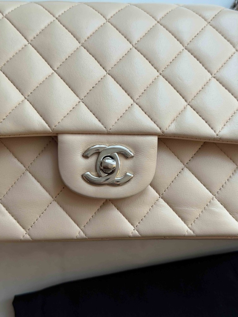 Chanel Classic Medium Double Flap torebka