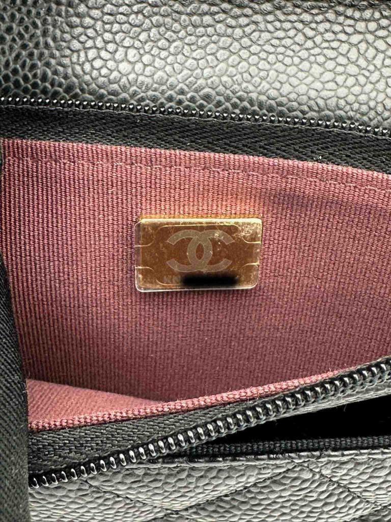Chanel Wallet on chain