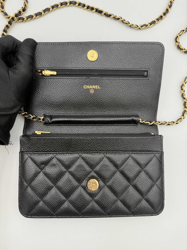 Chanel Wallet on Chain