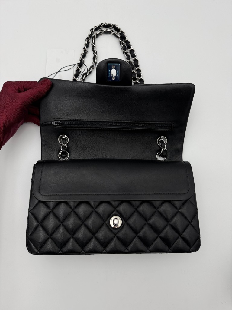 Chanel Classic Medium Double Flap torebka