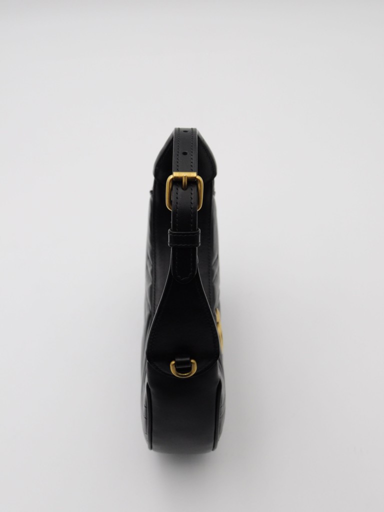 Gucci GG Marmont Small half-moon shoulder bag