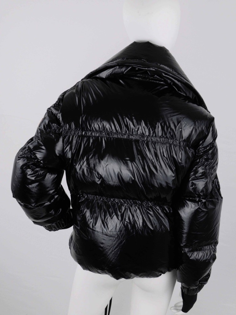 Moncler kurtka puchowa