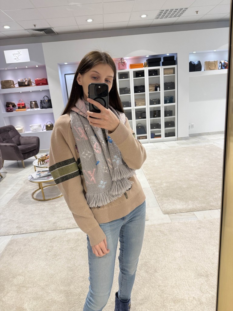 Louis Vuitton scarf