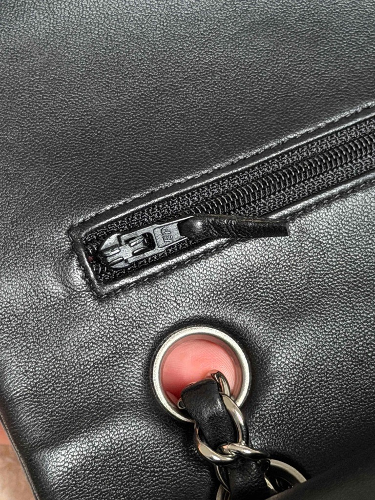 Chanel Classic Medium Double Flap torebka