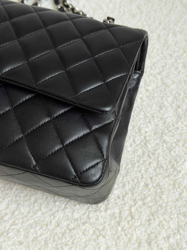 Chanel Classic Medium Double Flap torebka