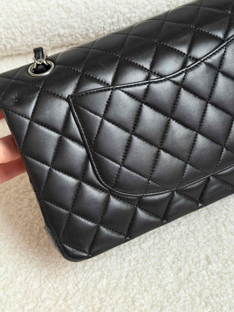 Chanel Classic Medium Double Flap torebka