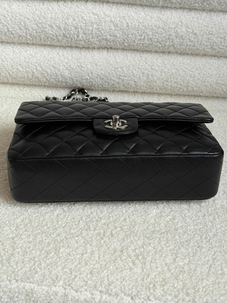 Chanel Classic Medium Double Flap torebka
