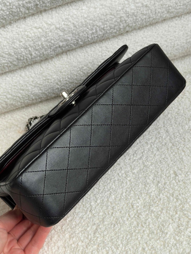 Chanel Classic Medium Double Flap torebka