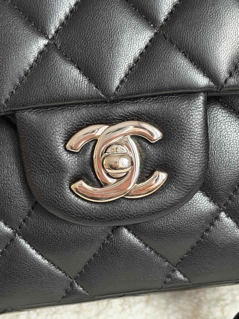 Chanel Classic Medium Double Flap torebka
