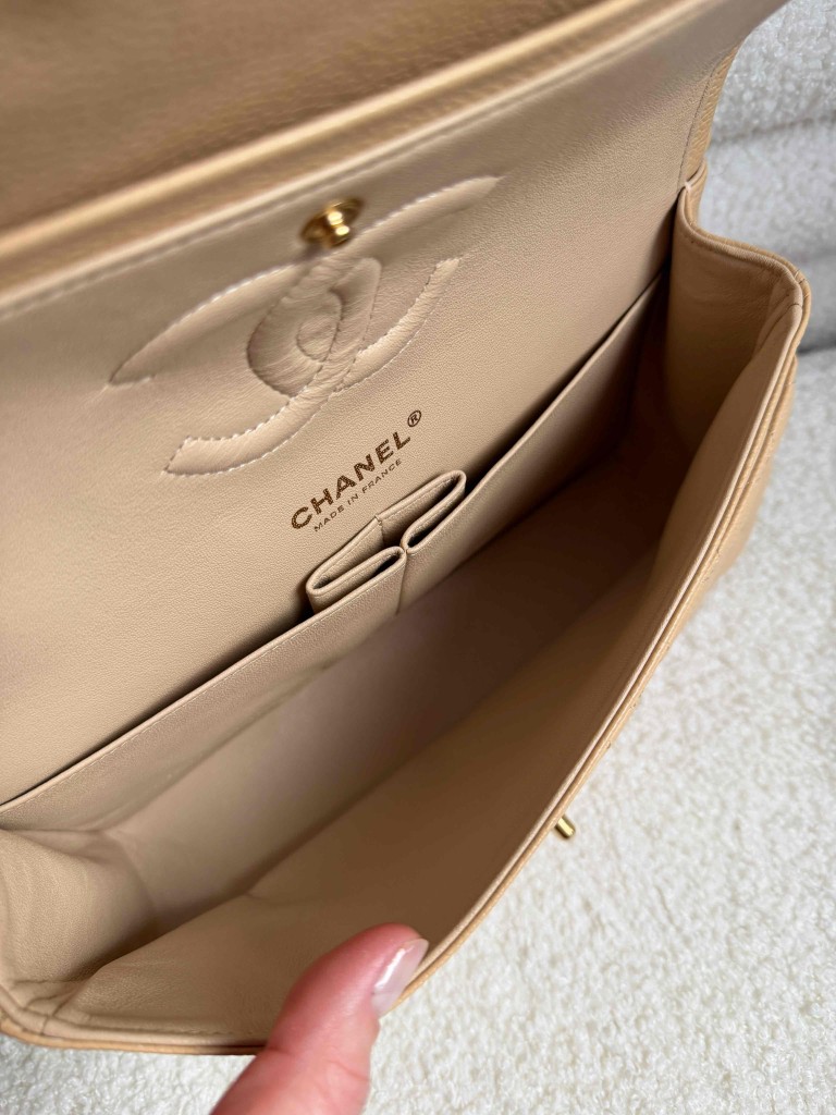 Chanel Classic Medium Double Flap torebka