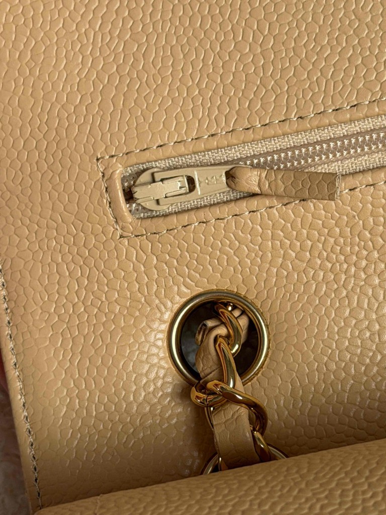 Chanel Classic Medium Double Flap torebka