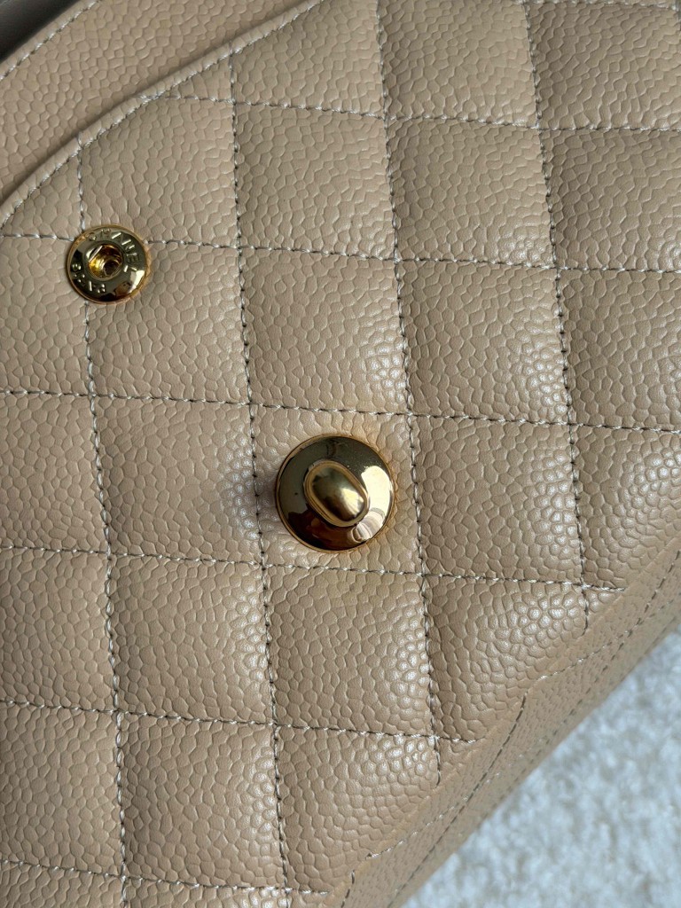 Chanel Classic Medium Double Flap torebka