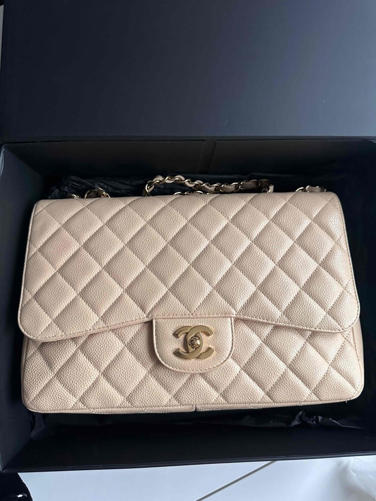 Chanel Classic Jumbo Single Flap bag