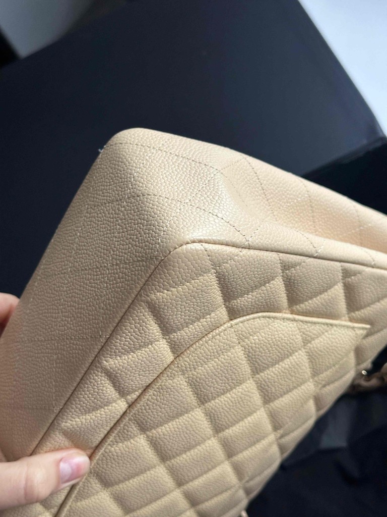 Chanel Classic Jumbo Single Flap bag