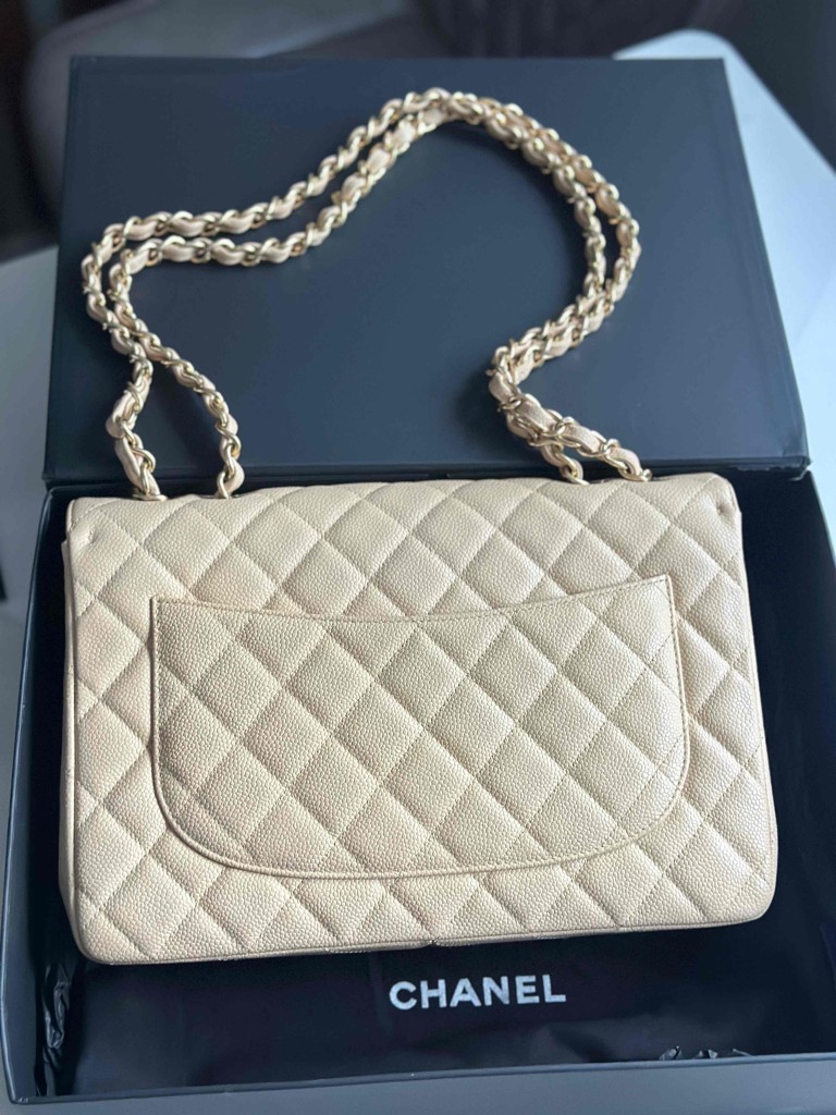 Chanel Classic Jumbo Single Flap bag