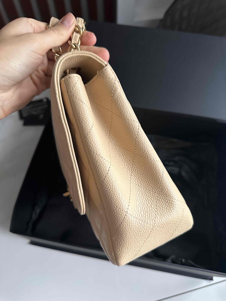 Chanel Classic Jumbo Single Flap bag