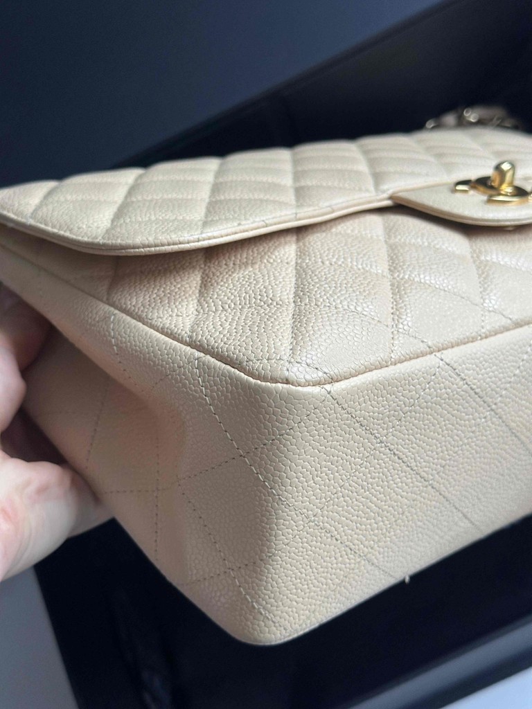 Chanel Classic Jumbo Single Flap bag