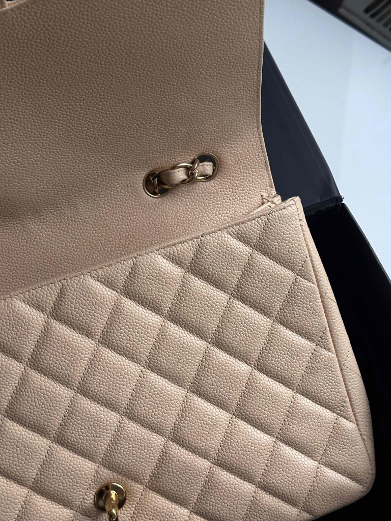 Chanel Classic Jumbo Single Flap bag
