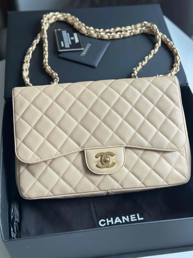Chanel Classic Jumbo Single Flap bag