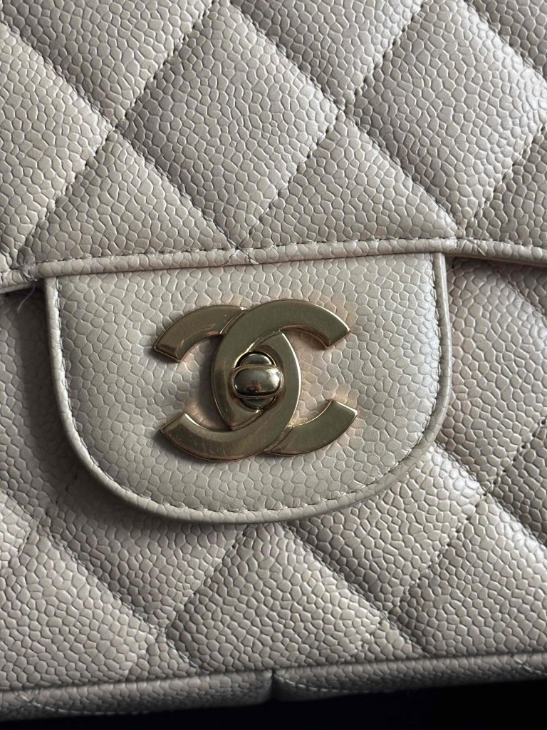 Chanel Classic Jumbo Single Flap bag