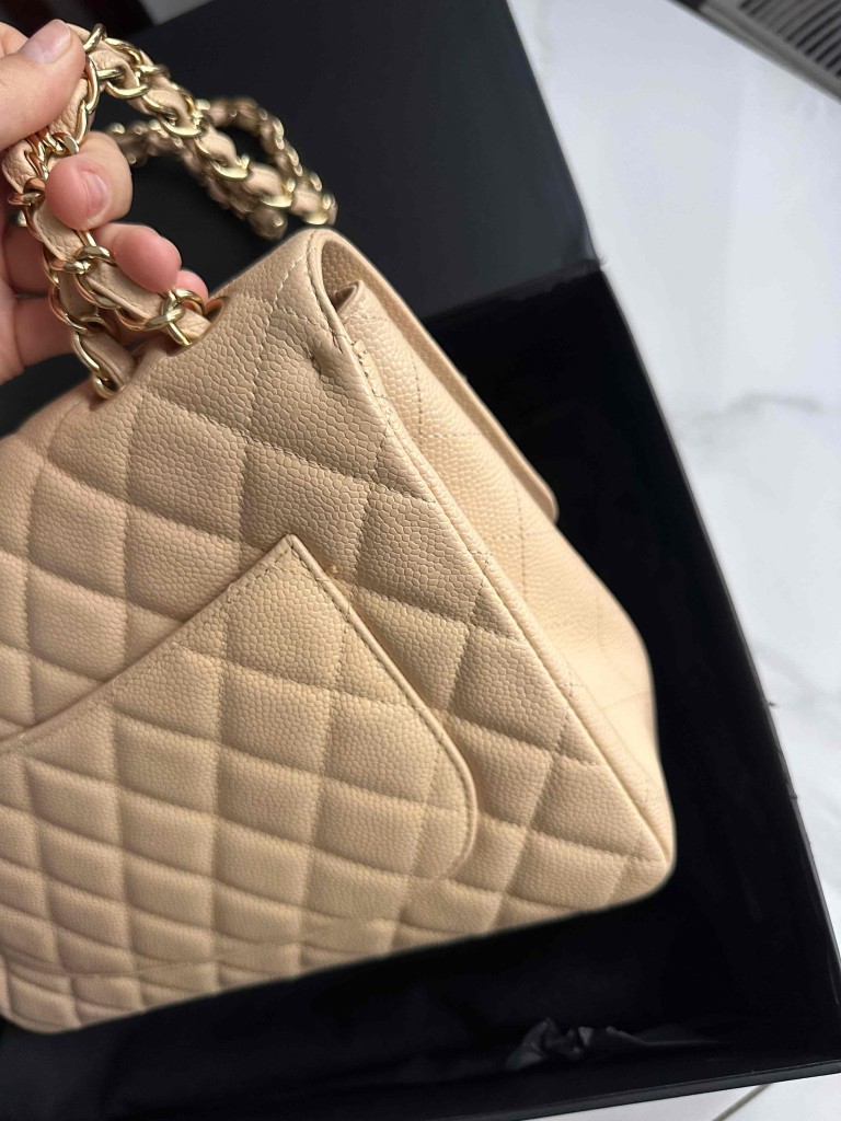 Chanel Classic Jumbo Single Flap bag
