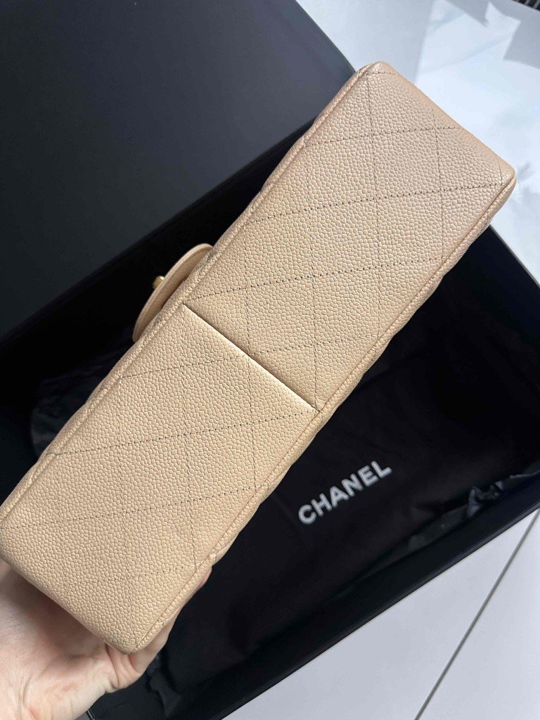 Chanel Classic Jumbo Single Flap bag