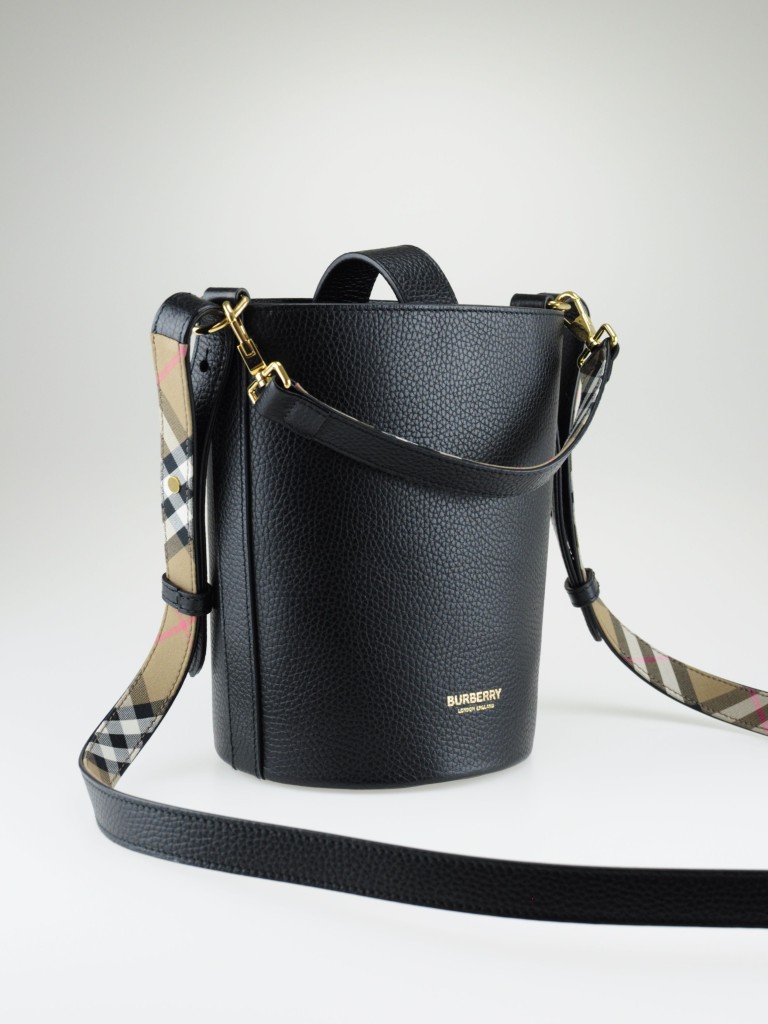 Burberry bucket bag