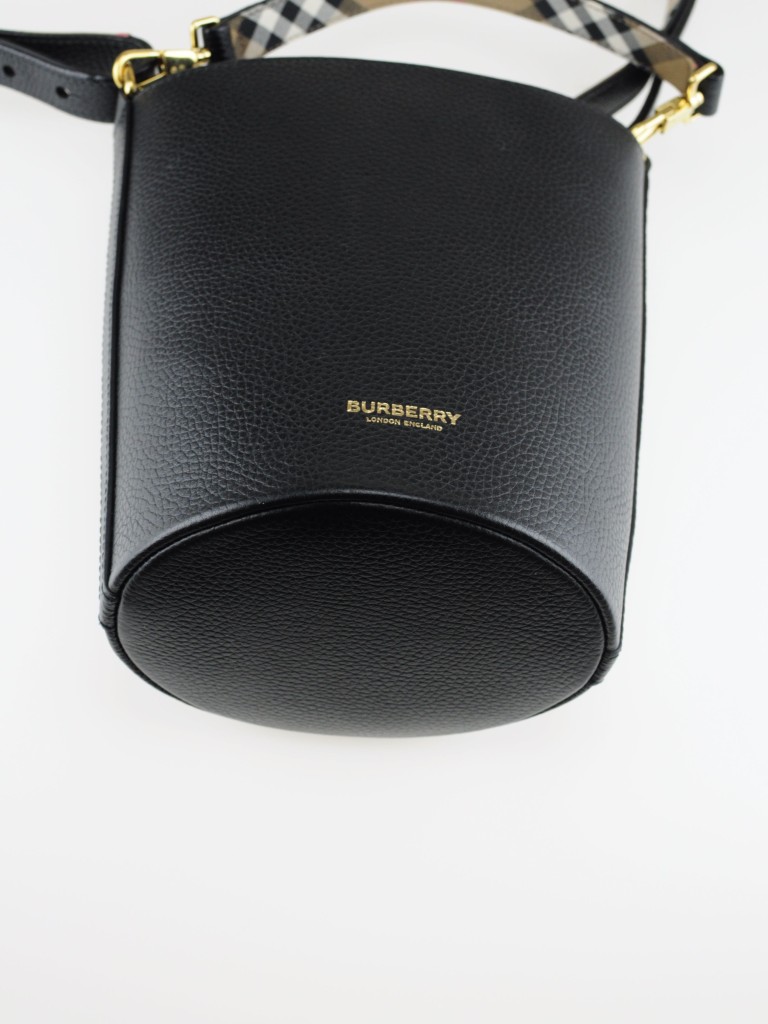 Burberry bucket bag